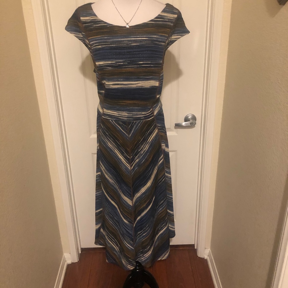 👇🏻$Reduced to lowest price. Signature byRobbie Bee striped w/warm colors dress - Picture 3 of 10